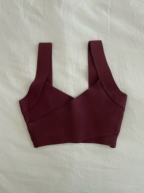 Aritzia Babaton Sculpt Knit Greek Tank in Burgundy